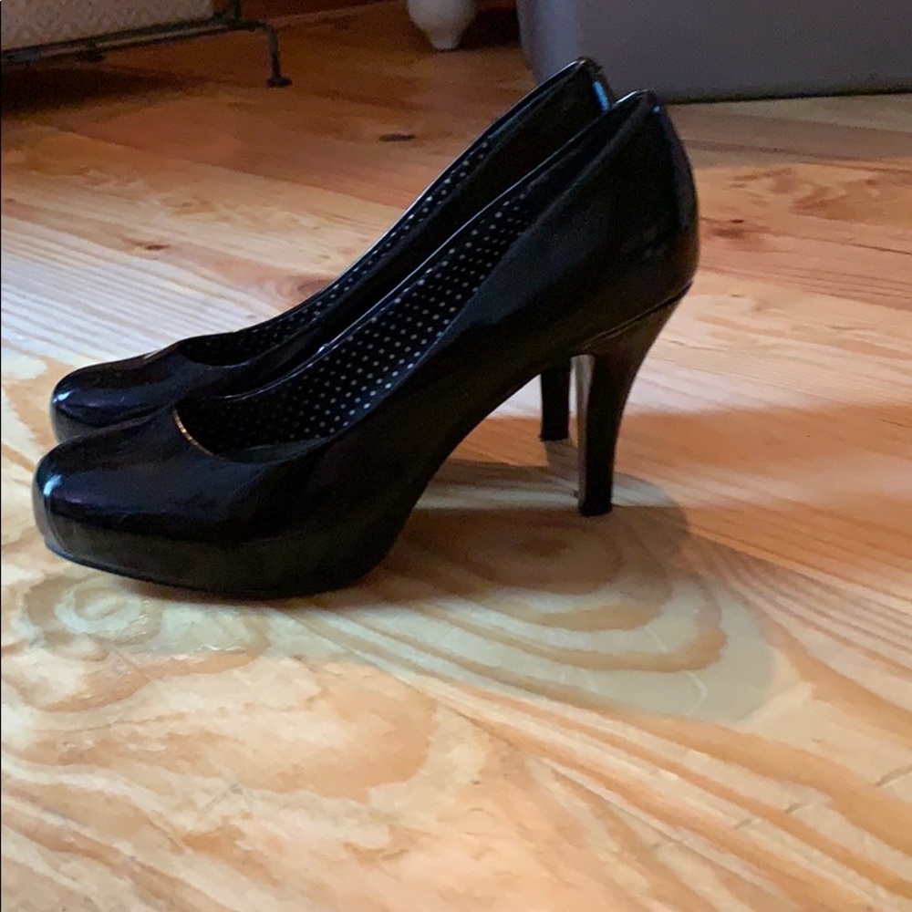 Cute black heels